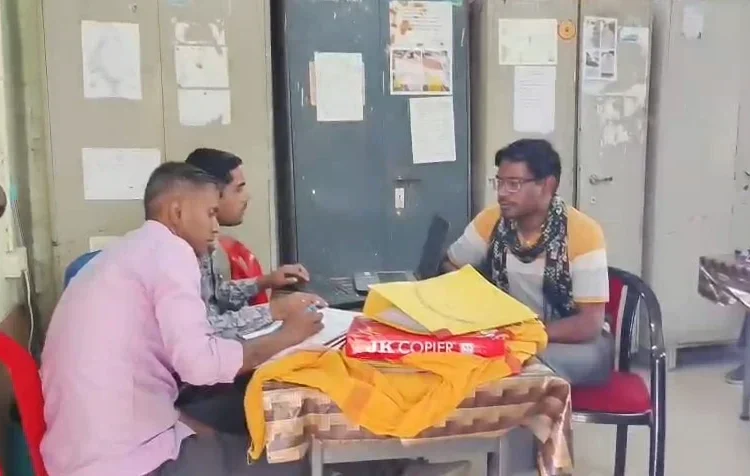 CG ACB Breaking : घूस लेते SDO गिरफ्तार, मांगी थी 1 लाख रुपये की रिश्वत, आफिस में ही रंगे हाथों पकड़ाये…