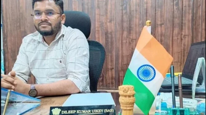 CG : सालों तक बनाये संबंध, तीन बार कराया अबॉर्शन, बेवफाई, महिला कांस्टेबल ने करायी थी FIR, राज्य सरकार ने डिप्टी कलेक्टर को किया सस्पेंड