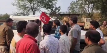 CG Breaking : मंत्री के काफिले की गाड़ी ने स्कूटी सवार को मारी टक्कर, गंभीर हालत में अस्पताल में कराया गया भर्ती