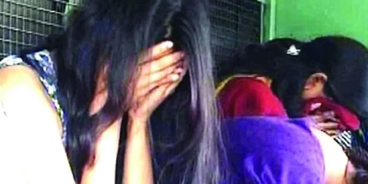 CG Sex Racket : हाईटेक सेक्स रैकेट का हुआ खुलासा, WhatsApp पर होता था पूरा डील, बाहर से बुलायी जाती थी लड़कियां, तीन गिरफ्तार