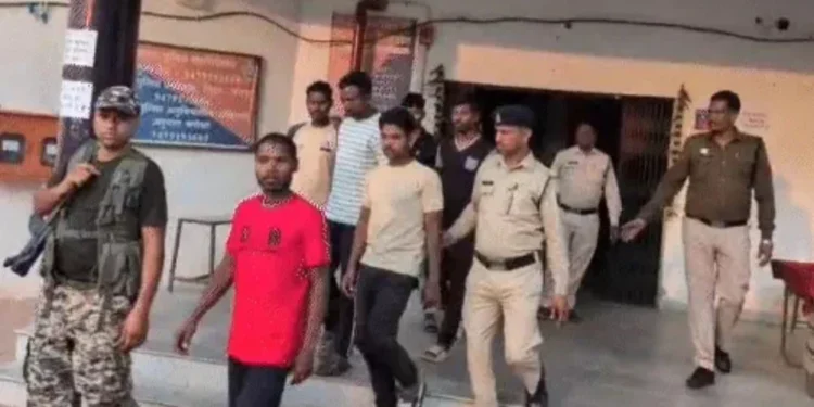 CG Crime : 13 साल की मासूम के साथ दरिंदगी, सरेराह अगवा कर किया गैंगरेप, मामला दबाने पीड़िता के परिवार को धमकाया