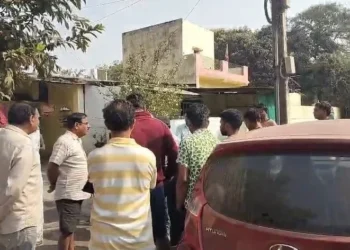 CG Crime : घर में घुसकर सरफिरे ने मचाया आतंक, डाक्टर, इंजीनियर सहित तीन की हालत गंभीर, हथियार लेकर…