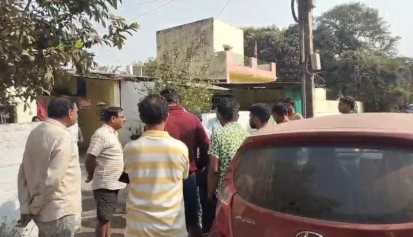 CG Crime : घर में घुसकर सरफिरे ने मचाया आतंक, डाक्टर, इंजीनियर सहित तीन की हालत गंभीर, हथियार लेकर…