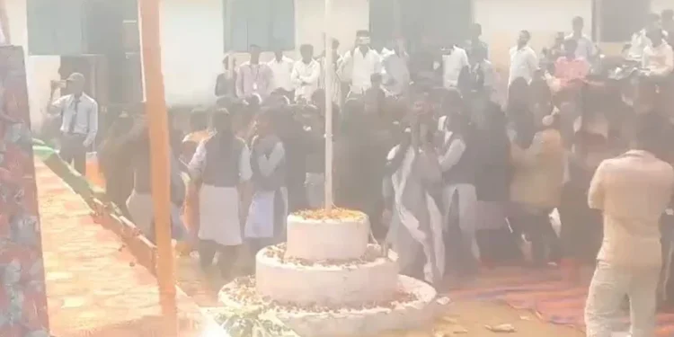 CG News : अश्लील गाने पर डांस मामले में एक्शन, प्राचार्य को सस्पेंड करने का आदेश, VIDEO हुआ था वायरल