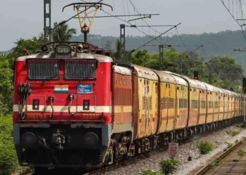 Breaking : रेल मंत्रालय का 1400 से ज्यादा स्पेशल ट्रेन चलाने का ऐलान अब हर कोई मना पायेगा घर पर होली, और बढ़ सकती है गाड़ियों की संख्या