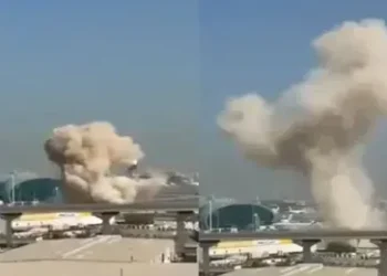 दुबई इंटरनेशनल एयरपोर्ट पर उड़ान का इतंजार कर रहे थे यात्री, तभी अचानक हुआ ड्रोन से हमला, धमाके का वीडियो देख सन्न रह जाएंगे आप देखे वायरल वीडियो