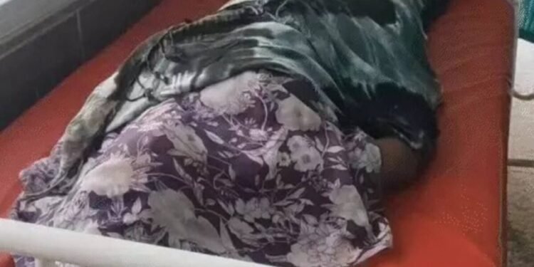 CG News : झोलाछाप डॉक्टर के क्लिनिक में इंजेक्शन के बाद गर्भवती महिला की संदिग्ध मौत, क्लिनिक सील, अवैध दवाइयां और गांजा बरामद