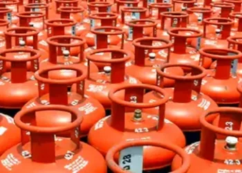 एलपीजी सिलेंडर फिर हुआ महंगा होली से पहले लगा बड़ा झटका, …. इतने रुपए बढा दाम, जानिए आपके शहर में नया रेट
