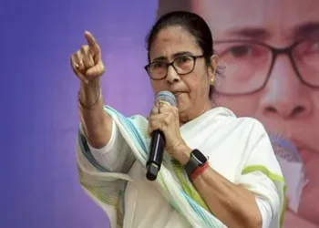 ममता ने झोंकी ताकत.. घोषणापत्र के वादे जानकर रह जायेंगे हैरान, युवाओं-महिलाओं के लिए दीदी ने खोल दिया खजाना