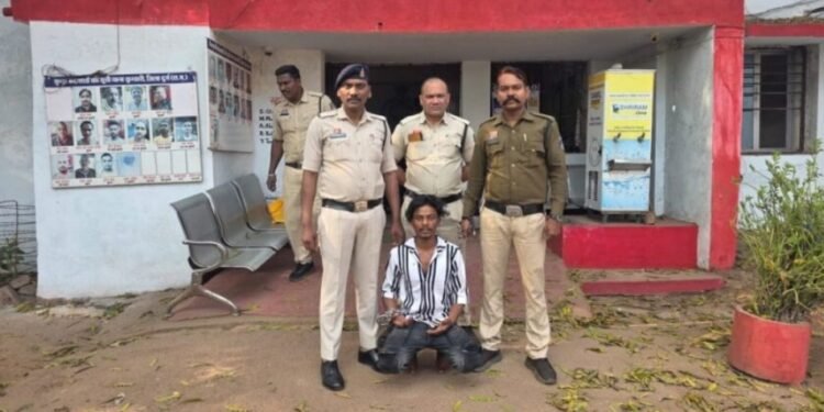 CG Crime : दुष्कर्म में नाकाम रहने पर महिला की गला घोंटकर हत्या शर्ट का टूटा बटन बना सबूत, पुलिस ने आरोपी को दबोचा