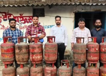 Korba Breaking : जनरल स्टोर्स में छापामार कार्रवाई, 15 घरेलू गैस सिलेंडर किए गए जब्त