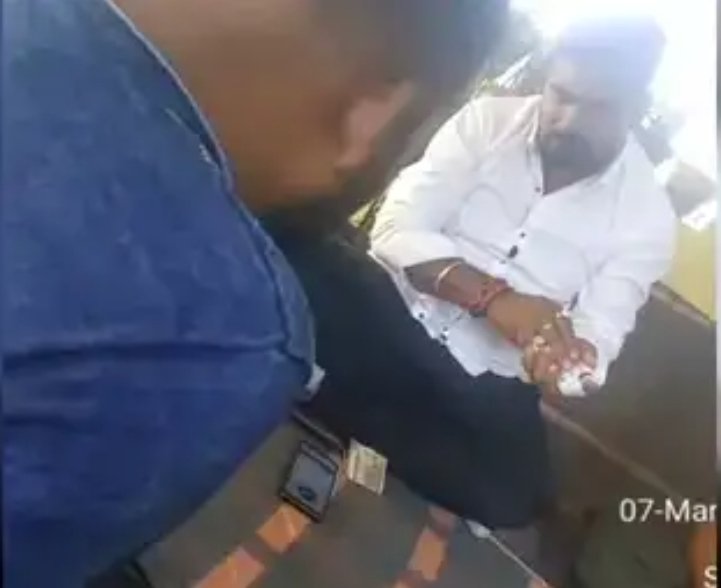 CG Viral Video : अफीम की खेती के बाद अब जुआ खेलते दिखे छत्तीसगढ़ बीजेपी के ये नेता, बकायदा रील भी डाली, लिखा-दबदबा है हमारा…