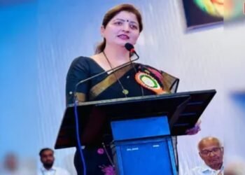 रूपाली चाकणकर ने दिया पद से इस्तीफा.. दुष्कर्म के आरोपी अशोक खरात से संबंध के आरोप, ‘एक्स’ पर लिखी ये बातें..