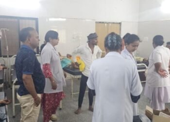 CG News : शादी की खुशियां बनी आफत मुकुंदपुर में 40 लोग बीमार, उल्टी – दस्त के बाद अस्पताल में भर्ती