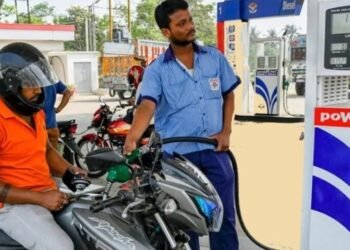 CG Breaking : पेट्रोल-डीजल बिक्री को लेकर नया नियम, जारी हुआ नया नियम, पढ़िये आदेश अब इन्हें नहीं मिलेगा…