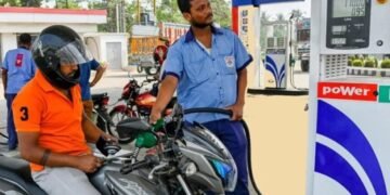CG Breaking : पेट्रोल-डीजल बिक्री को लेकर नया नियम, जारी हुआ नया नियम, पढ़िये आदेश अब इन्हें नहीं मिलेगा…