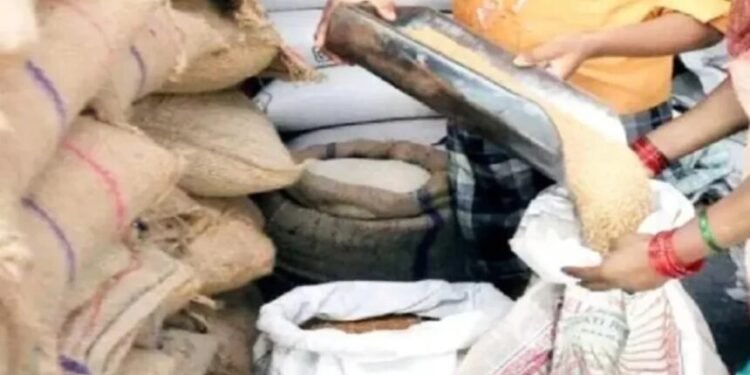 CG News : छत्तीसगढ़ में राशन कार्ड धारकों को खुशखबरी, अप्रैल में एक साथ मिलेगा 3 महीने का चावल