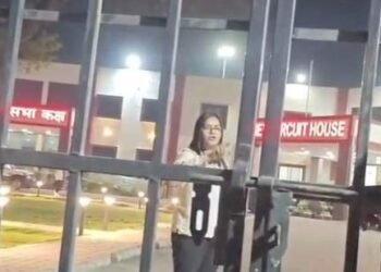 CG Viral Video : ‘मुझे कौन रोकेगा?’ – CM दौरे में भड़की भाजपा नेत्री, पुलिस से तीखी बहस, VIDEO वायरल