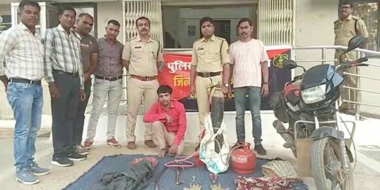 CG Crime News : यूट्यूब देखकर एटीएम काटने पहुंचा आरोपी गिरफ्तार, गैस कटर के साथ रंगे हाथों पकड़ा गया