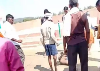 CG Crime : इंसानियत शर्मसार चोरी के शक में नाबालिग बैगा बच्चे को पेड़ से बांधकर पीटा, इलाज के दौरान मौत