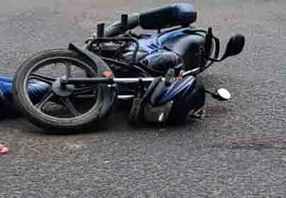 CG Road Accident : शादी की खुशियों के बीच दर्दनाक हादसा, दो मेहमानों की हुई मौत, बाइक को बस ने मारी टक्कर