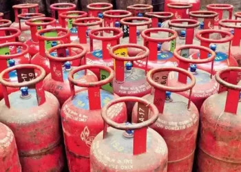 CG Breaking : ताबड़तोड़ छापेमारी घरेलू गैस की कालाबाजारी रोकने से प्रशासन एक्शन में, 214 छापे, 1013 सिलेंडर जब्त