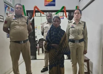 CG Crime : लाखों की उठाईगिरी का खुलासा 24 घंटे में शातिर महिला गिरफ्तार, चूड़ी बेचने के बहाने लगा देती थी लाखों का चूना