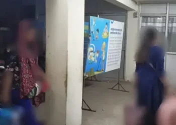 CG Sex Racket Busted : कॉलोनी में चल रहा था जिस्मफरोशी का धंधा, दो युवतियां समेत पांच पकड़ाये