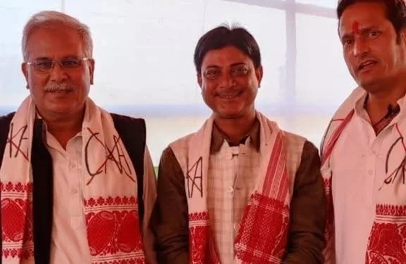 CG Breaking : चुनाव प्रचार के दौरान कांग्रेस नेता को हार्ट अटैक, इलाज के दौरान हुई मौत, भूपेश बघेल ने …