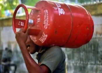 Korba Crime : आपके गैस सिलेंडर पर है चोरों की नजर, सब सामान छोड़, दुकान से सिलेंडर से ले भागे चोर