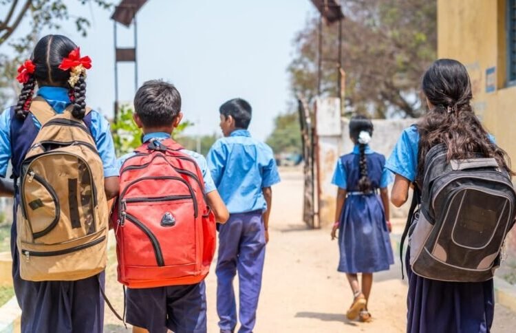 School Holiday : आ गई स्कूलों की छुट्टी की नई लिस्ट, दशहरा पर तीन तो दीपावली पर मिलेगा इतने दिनों का अवकाश, जानिए गर्मी में कितने दिन बंद रहेंगे विद्यालय?