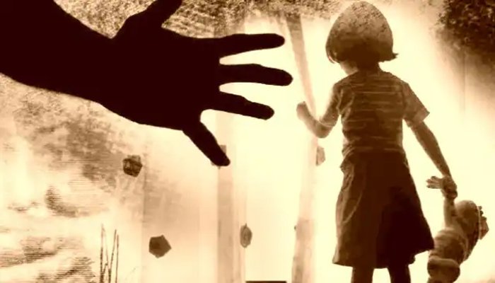 CG Crime : बर्थडे पार्टी में गई 9 साल की मासूम से दरिंदगी, नाबालिग लड़के ने खेत में ले जाकर किया रेप, पुलिस ने आरोपी नाबालिग को हिरासत में लिया