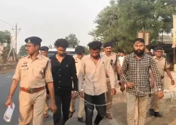 CG Crime : मारपीट कर गांव में दहश्त फैलाने के मामले में पुलिस की बड़ी कार्रवाई, फरार युवा कांग्रेस नेता गिरफ्तार
