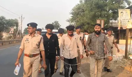 CG Crime : मारपीट कर गांव में दहश्त फैलाने के मामले में पुलिस की बड़ी कार्रवाई, फरार युवा कांग्रेस नेता गिरफ्तार