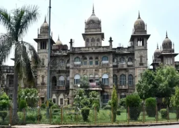 पैसे दो और डॉक्टर बनो! एक दिन भी नहीं आया कॉलेज.. उसे दे दी MBBS की डिग्री, इन कॉलेजों के कारनामे से दिल्ली तक मचा हड़कंप