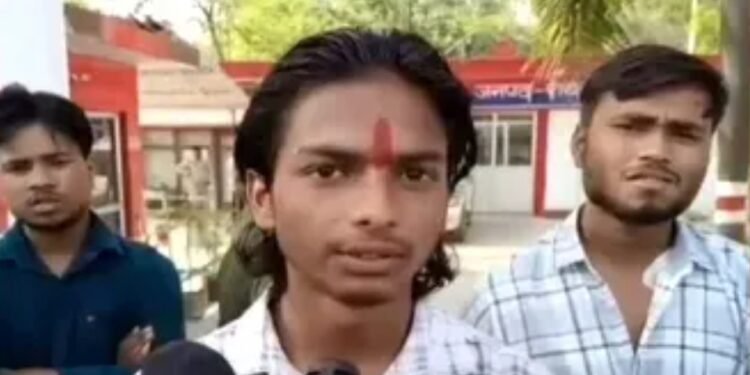 दलित युवक के माथे से तिलक मिटाया, थूक चटवाया … उससे भी मन नहीं भरा तो किया पेशाब! महज इस वजह से मुस्लिम युवक बने हैवान