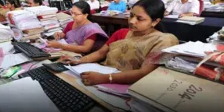 सरकारी दफ्तरों की टाइमिंग में बड़ा बदलाव, अब हरदिन इतने बजे खुलेंगे कार्यालय, हफ्ते में कर्मचारियों को मिलेगी इतनी छुट्टी