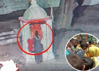CG News : मंदिर विवाद मामले में आया नया मोड़, महिला ने निकाला हनुमान जी का वस्त्र, फिर किया आग के हवाले, CCTV में कैद हुई घटना