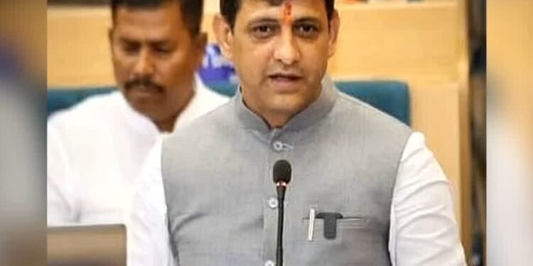 नगर निगम में “वंदे मातरम” पर भारी बवाल.. कांग्रेस पार्षद रुबीना खान ने कहा, “तुम्हारे बाप में दम हो तो कहलवाकर बता दो”.. पढ़ें भाजपा का पलटवार