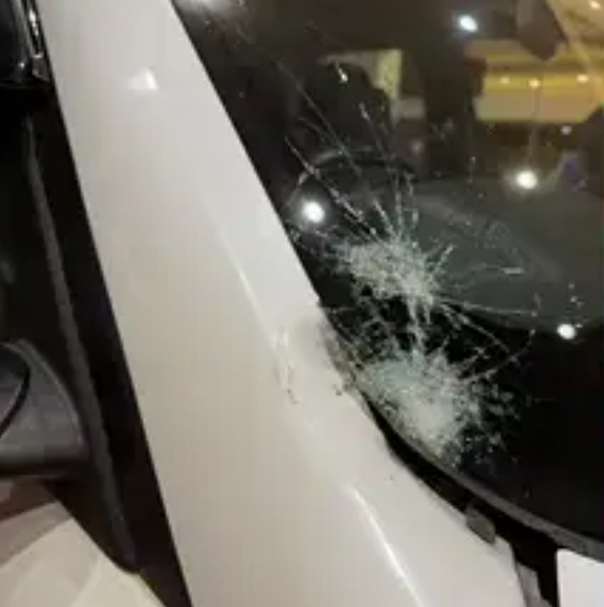 Breaking : महापौर पर जानलेवा हमले की कोशिश, बदमाशों ने बीच सड़क पर लोहे की रॉड से गाड़ी किया वार, गार्ड ने ऐसे बचाई जान