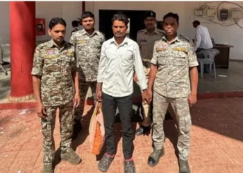 CG Crime : कलयुगी बेटे ने पिता को उतारा मौत के घाट, टमाटर की फसल बर्बाद होने पर पीट-पीटकर मार डाला