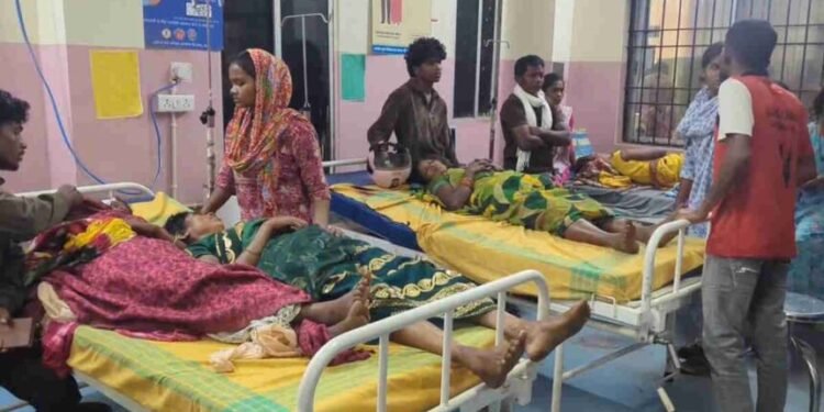 CG Road Accident : खुशियों से लौट रहे थे, रास्ते में बिखर गई जिंदगियां… 2 की मौत, 37 घायल, देखें पूरा मामला…