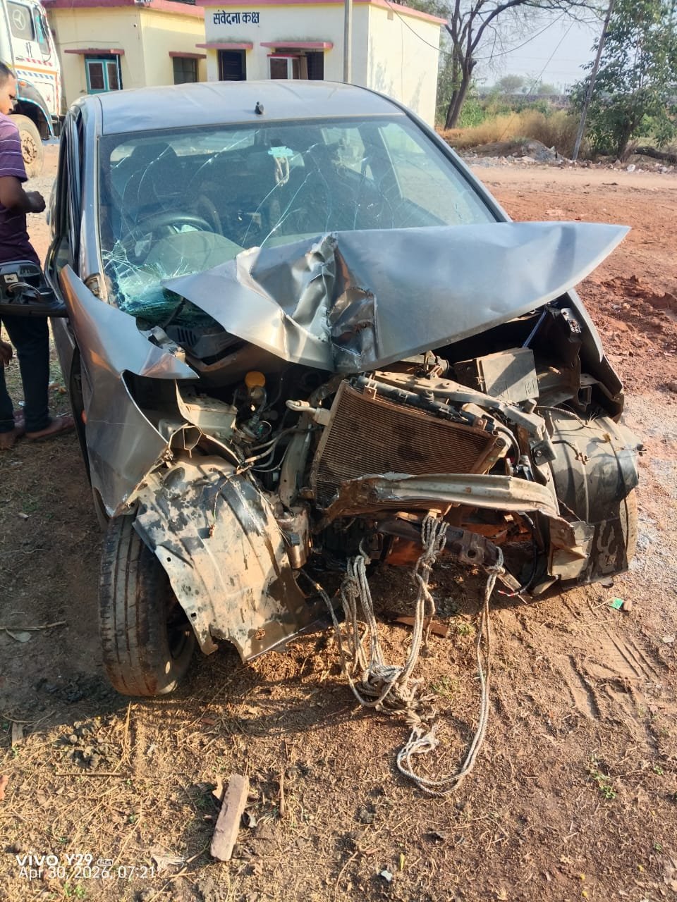 CG: भीषण सड़क हादसा: तेज रफ्तार कार दुकान में घुसी, नाबालिग की मौके पर मौत