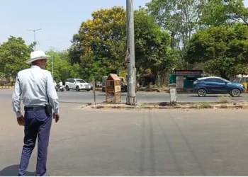 CG News : ट्रैफिक नियमों पर सख्ती, अब ‘तीसरी आंख’ से नहीं बच पायेगा कोई, 24 पुलिसकर्मी ही फंसे
