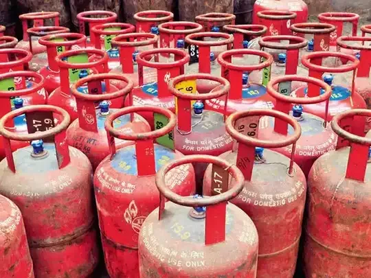 Gas Cylinder Update : गैस सिलेंडर को लेकर बड़ा बदलाव, अब …. इस चीज के बिना नहीं मिलेगा सिलेंडर लागू हुआ ये नियम