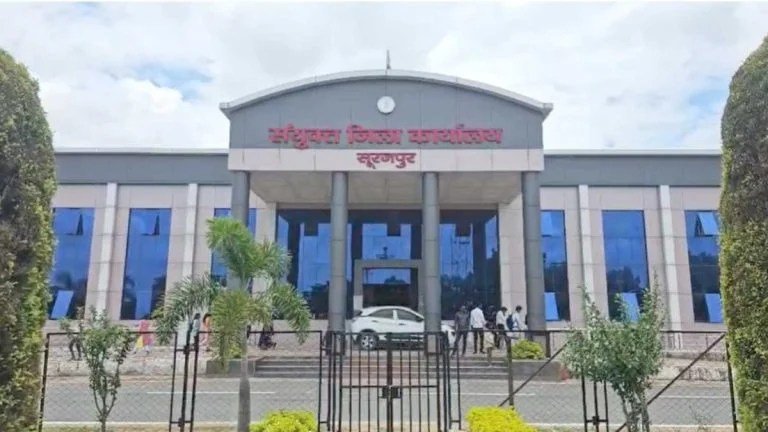 CG: बड़े पैमाने पर पर हुई प्रसाशनिक सर्जरी..106 पटवारियों का ट्रांसफर