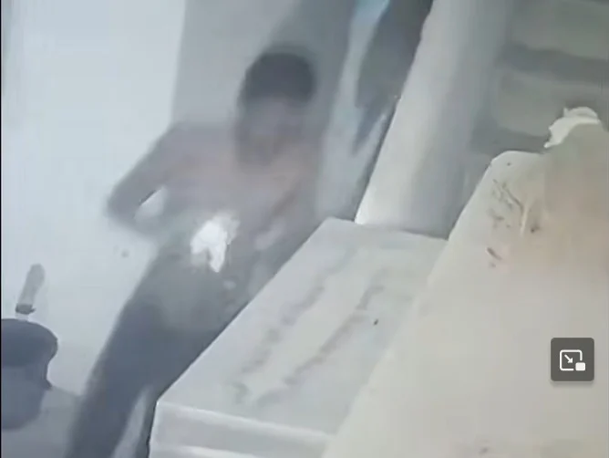 CG Crime : ‘सिक्स पैक’ चोर की एंट्री से सहमे घर वाले, पकड़ में आने के बाद भी फरार, शर्ट लेस चोर की तलाश जारी..