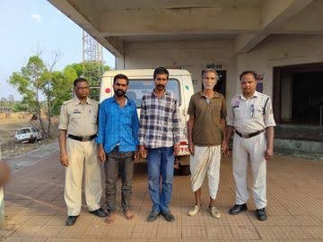 CG: शासकीय जमीन विवाद बना खूनी संघर्ष, जशपुर में बाप-बेटों ने लाठी, डंडे और सब्बल से किया जानलेवा हमला