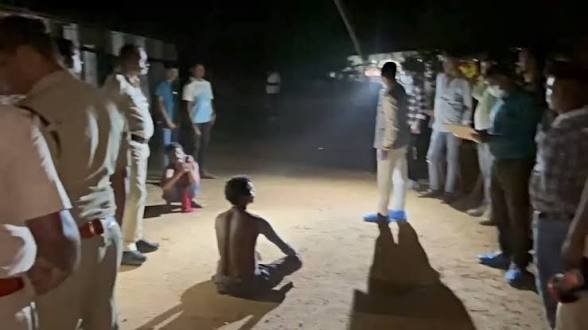 CG: पत्नी का सिर धड़ से अलग कर गांव में घूमता रहा पति, इलाके मे दहशत