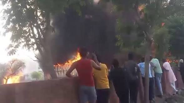 बड़ा हादसा… कबाड़ गोदाम में लगी भीषण आग, दो बच्चियों समेत चार की दर्दनाक मौत